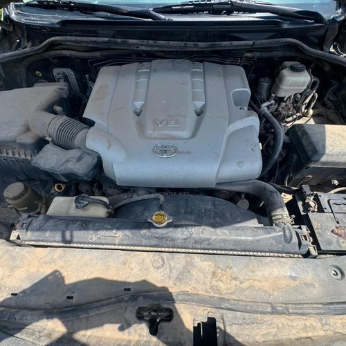 DISTRESS SALE CLEAN USED TOYOTA LANDCRUISER V8 2010 IN ABUJA