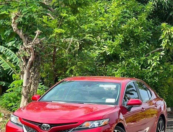 DISTRESS SALE FOREIGN USED 2021 TOYOTA CAMRY SE