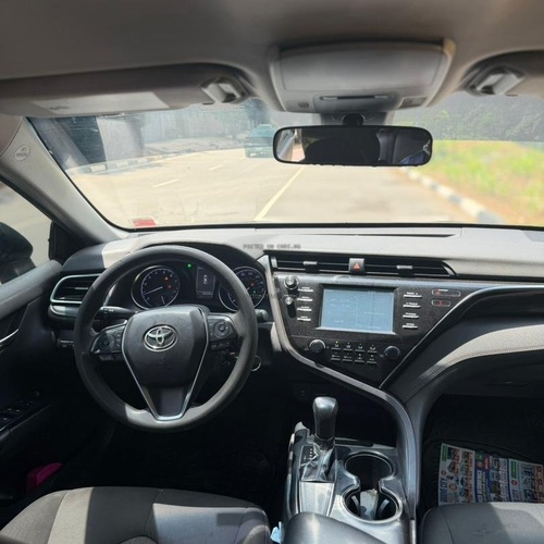 EXTREMELY CLEAN 2018 TOYOTA CAMRY WITH DUTY