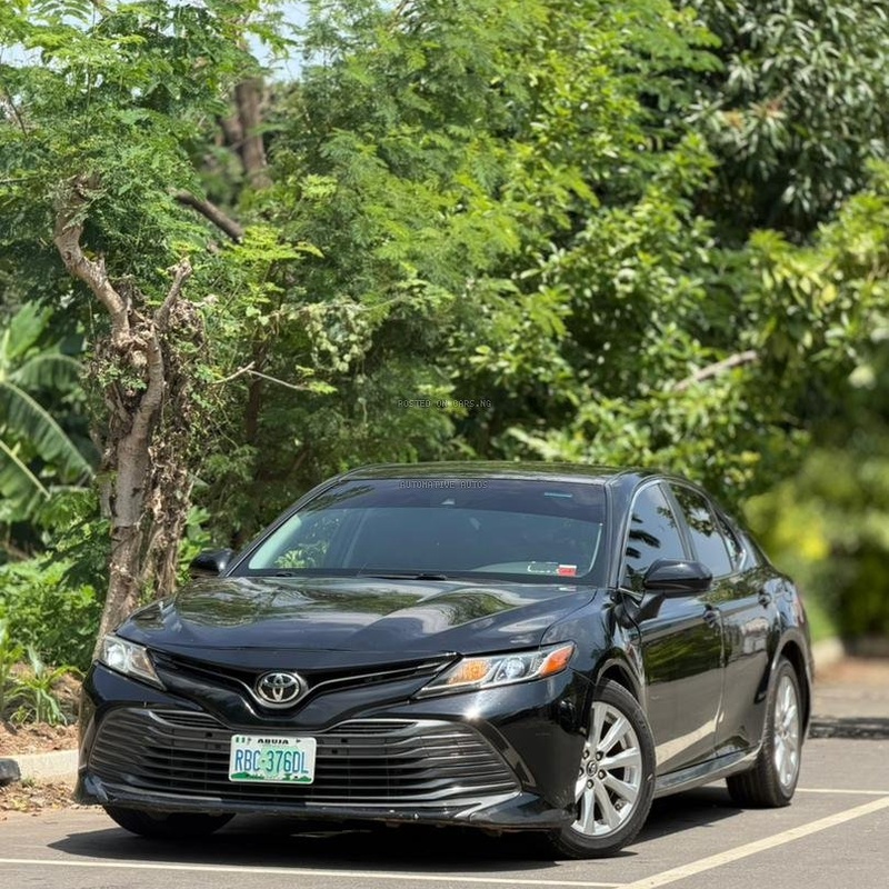 EXTREMELY CLEAN 2018 TOYOTA CAMRY WITH DUTY image