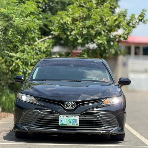 EXTREMELY CLEAN 2018 TOYOTA CAMRY WITH DUTY