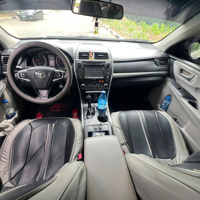 EXTREMELY CLEAN REGISTERED 2016 TOYOTA CAMRY XSE WITH ORIGINAL DUTY image