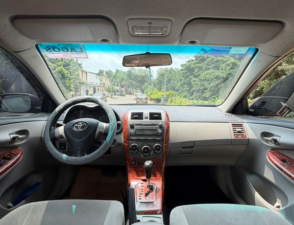 EXTREMELY CLEAN UNREGISTERED 2011 TOYOTA COROLLA LE