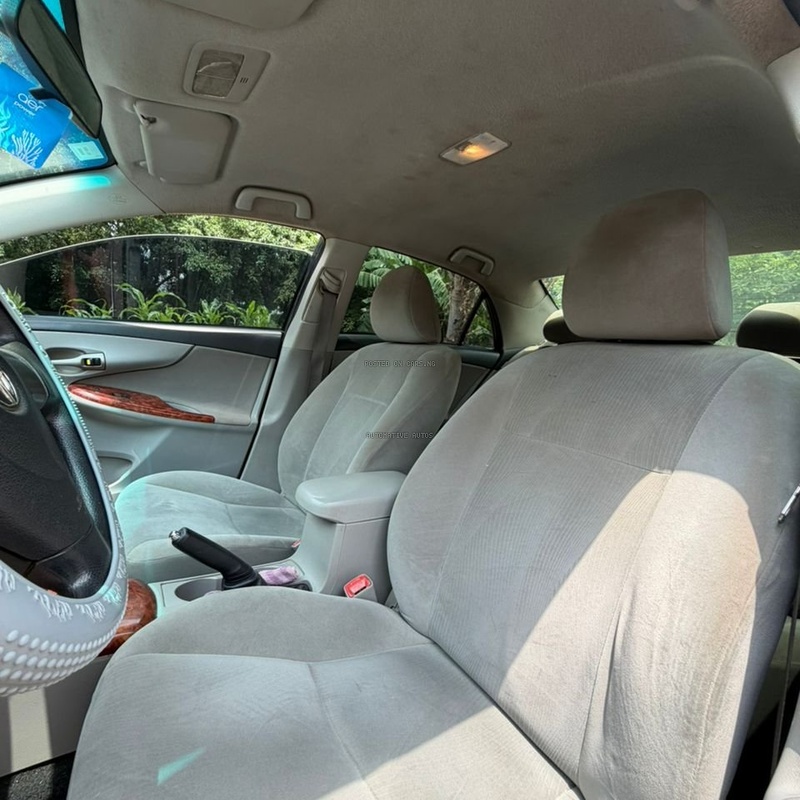 EXTREMELY CLEAN UNREGISTERED 2011 TOYOTA COROLLA LE image