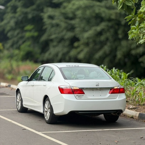 FOREIGN USED 2015 HONDA ACCORD V4 IN ABUJA