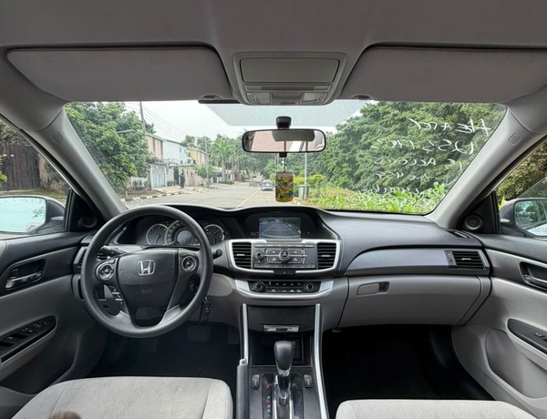 FOREIGN USED 2015 HONDA ACCORD V4 IN ABUJA