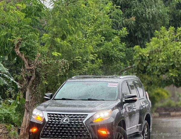 FOREIGN USED 2015 LEXUS GX460 FULLY UPGRADED TO 2020 IN ABUJA