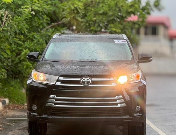 FOREIGN USED 2015 TOYOTA HIGHLANDER LIMITED WITH 2026 DUTY 29.5M ABUJA DEAL
