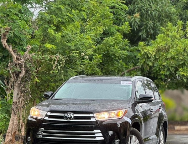 FOREIGN USED 2015 TOYOTA HIGHLANDER LIMITED WITH 2026 DUTY 29.5M ABUJA DEAL