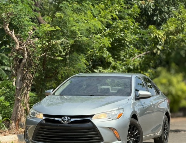 GOOD DEAL FOREIGN USED 2015 TOYOTA CAMRY LE WITH DUTY