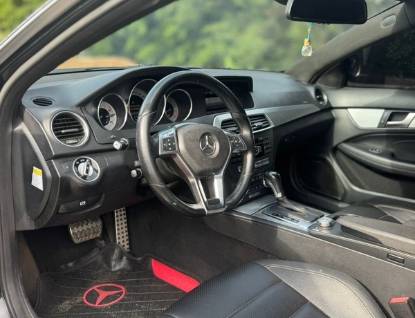 PREMIUM USED 2013 MERCEDES BENZ C350 COUPE IN ABUJA
