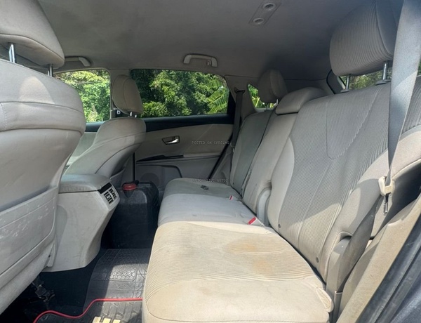 REGISTERED 2012 TOYOTA VENZA KEYLESS V6 WITH DUTY