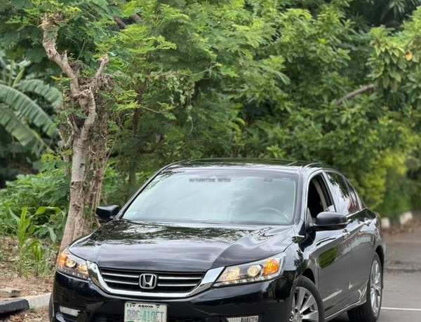 REGISTERED 2013 HONDA ACCORD EXL V6 IN ABUJA