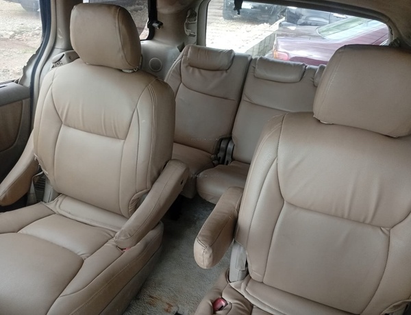 Distress 2005 Toyota Sienna for Sale In Gwarinpa