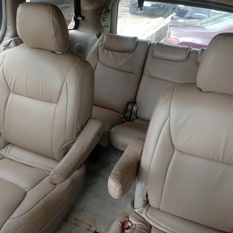 Distress 2005 Toyota Sienna for Sale In Gwarinpa image