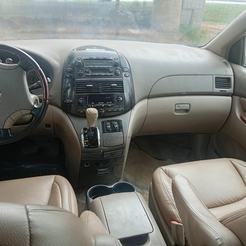 Distress 2005 Toyota Sienna for Sale In Gwarinpa
