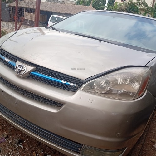 Distress 2005 Toyota Sienna for Sale In Gwarinpa