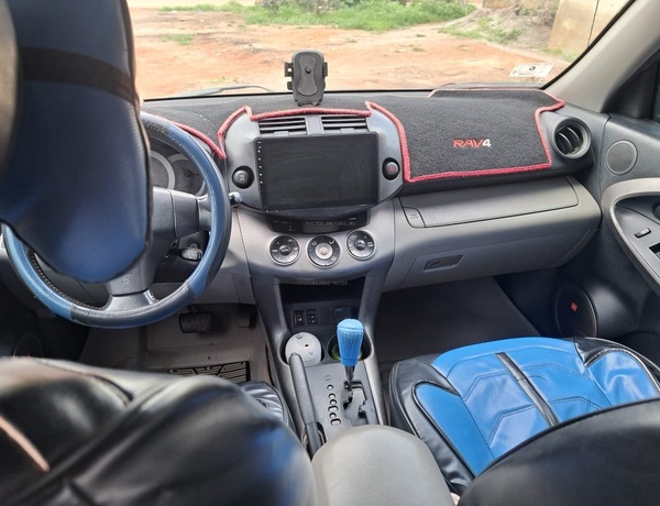 2006 REGISTERED TOYOTA RAV4 FOR SALE IN LAGOS