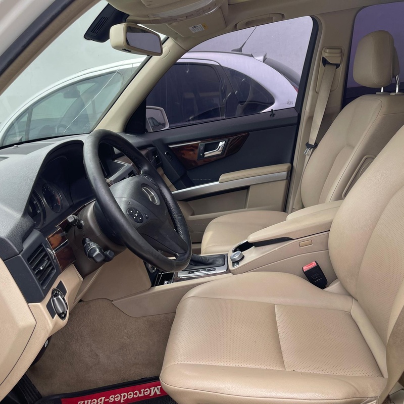 2010 REGISTERED MERCEDES BENZ GLK IN LAGOS image