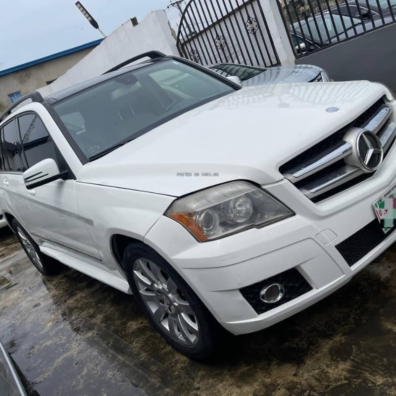 2010 REGISTERED MERCEDES BENZ GLK IN LAGOS image