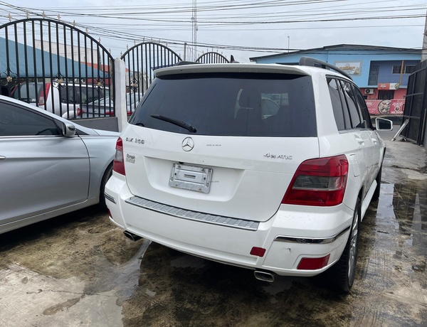 2010 REGISTERED MERCEDES BENZ GLK IN LAGOS