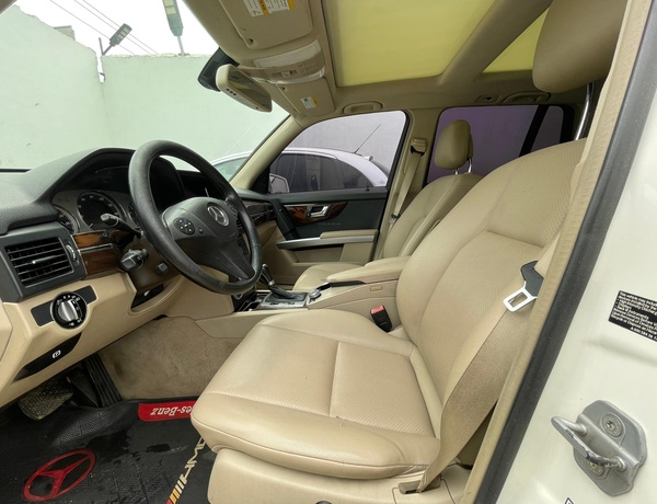2010 REGISTERED MERCEDES BENZ GLK IN LAGOS
