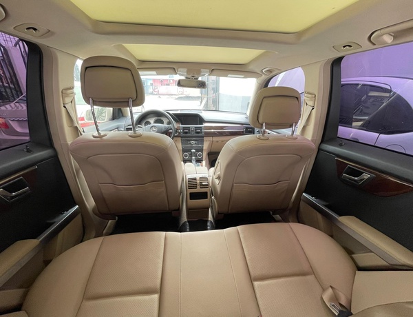 2010 REGISTERED MERCEDES BENZ GLK IN LAGOS