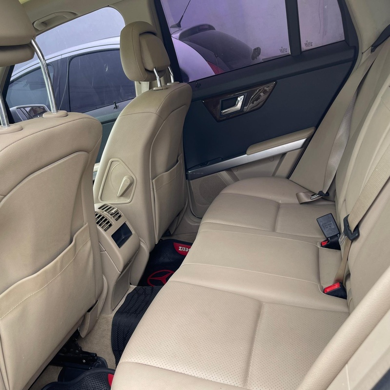 2010 REGISTERED MERCEDES BENZ GLK IN LAGOS image