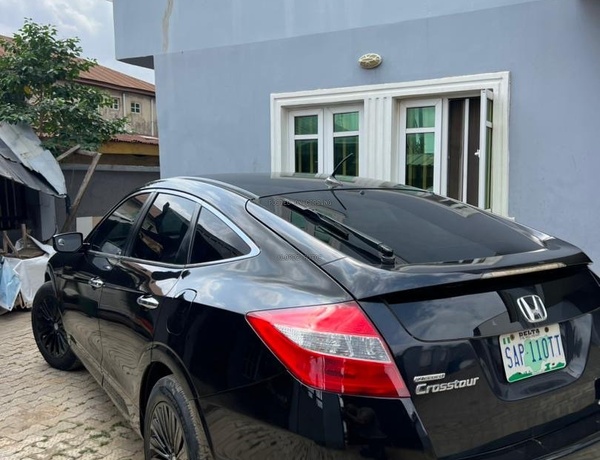 2010 USED HONDA CROSSTOUR FOR SALE IN LAGOS