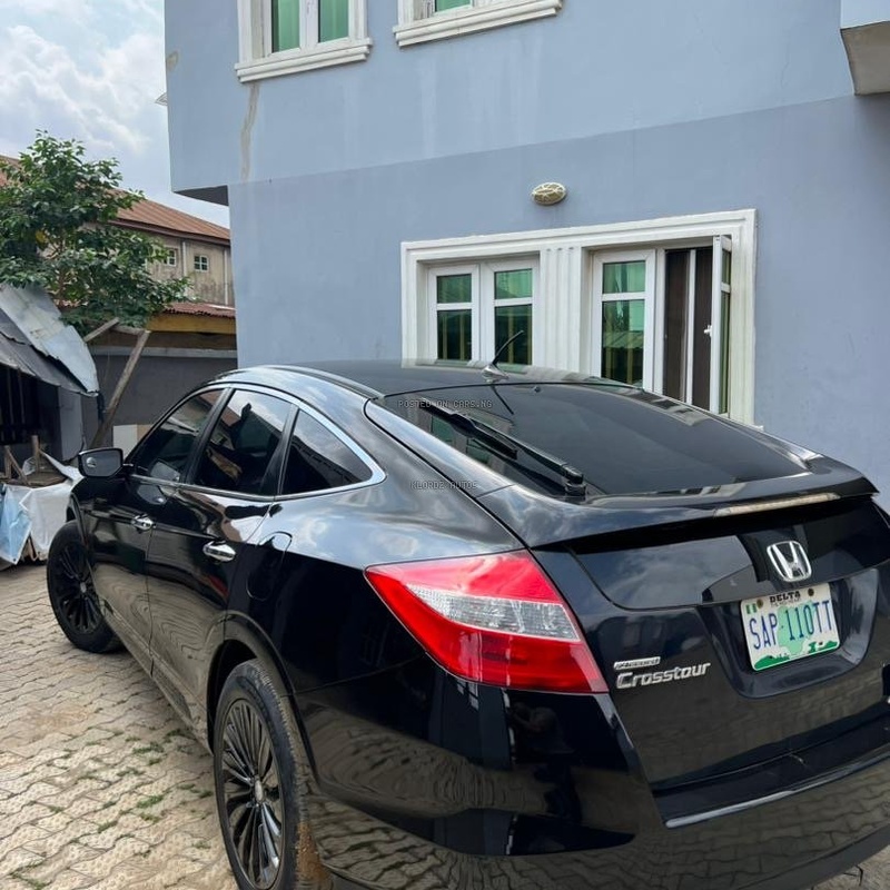 2010 USED HONDA CROSSTOUR FOR SALE IN LAGOS image