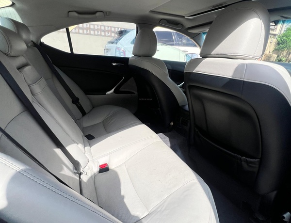 2012 LEXUS IS250 FACELIFTED TO 2015 IN OGBA LAGOS
