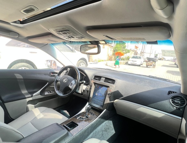 2012 LEXUS IS250 FACELIFTED TO 2015 IN OGBA LAGOS