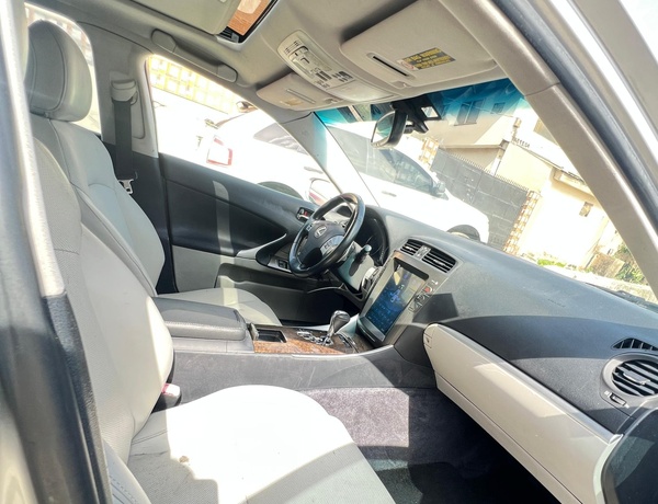 2012 LEXUS IS250 FACELIFTED TO 2015 IN OGBA LAGOS