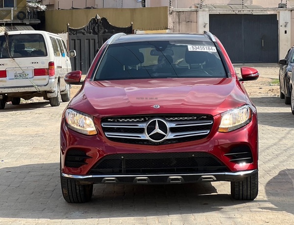 FOREIGN USED 2018 MERCEDES BENZ GLC 300 FOR SALE IN LAGOS