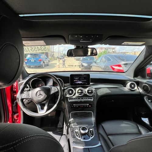 FOREIGN USED 2018 MERCEDES BENZ GLC 300 FOR SALE IN LAGOS