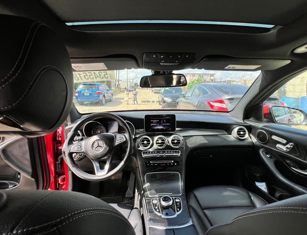 FOREIGN USED 2018 MERCEDES BENZ GLC 300 FOR SALE IN LAGOS