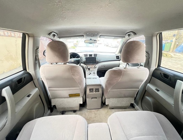 TOKUNBO 2008 TOYOTA HIGHLANDER IN OGBA LAGOS