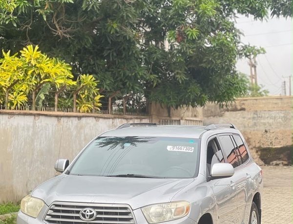 TOKUNBO 2008 TOYOTA HIGHLANDER FOR SALE IN LAGOS
