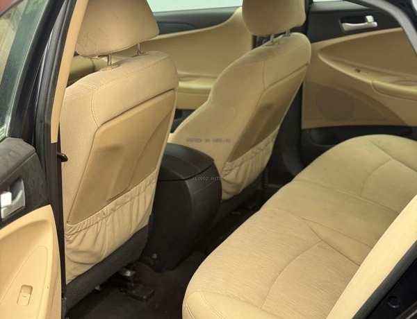 TOKUNBO 2013 HYUNDAI SONATA FOR SALE IN LAGOS