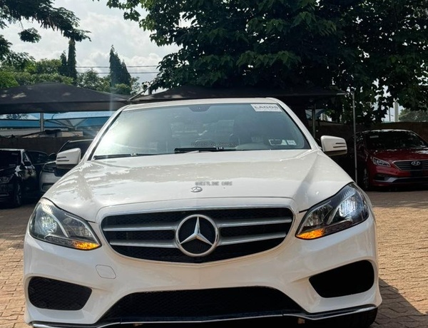 Distress Mercedes Benz E350 2014 With full paid duty In Abuja