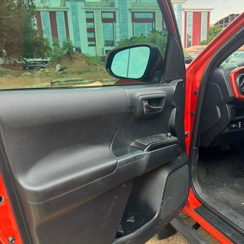 Foriegn Used 2016 Toyota Tacoma In Abuja