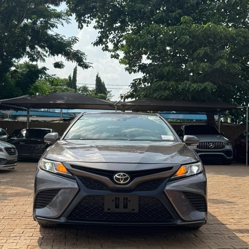Foriegn Used Toyota Camry SE 2018 model In Abuja