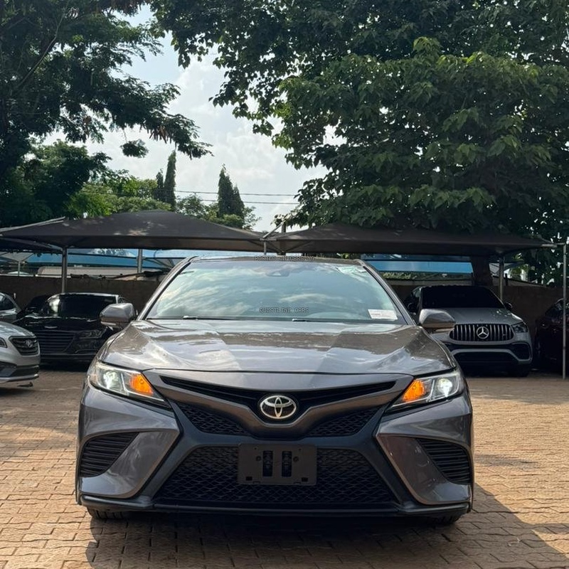 Foriegn Used Toyota Camry SE 2018 model In Abuja image
