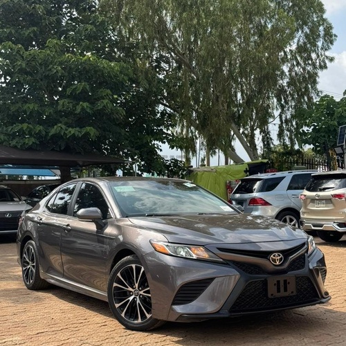 Foriegn Used Toyota Camry SE 2018 model In Abuja