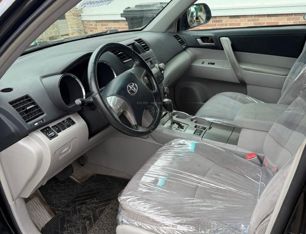 FOREIGN USED TOYOTA HIGHLANDER 2010 FOR SALE IN LAGOS