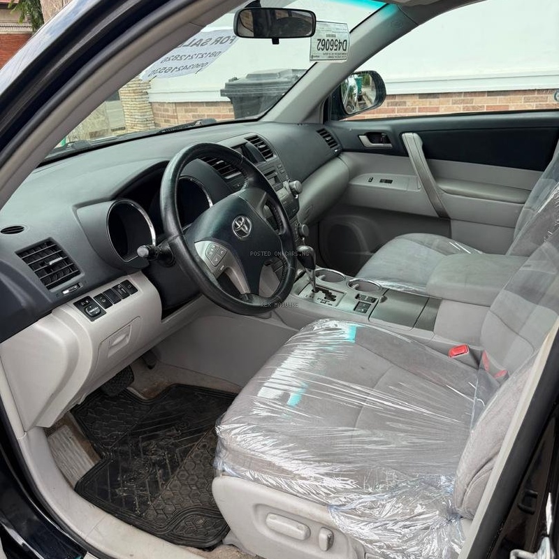 FOREIGN USED TOYOTA HIGHLANDER 2010 FOR SALE IN LAGOS image