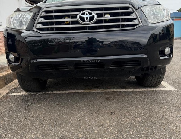 FOREIGN USED TOYOTA HIGHLANDER 2010 FOR SALE IN LAGOS
