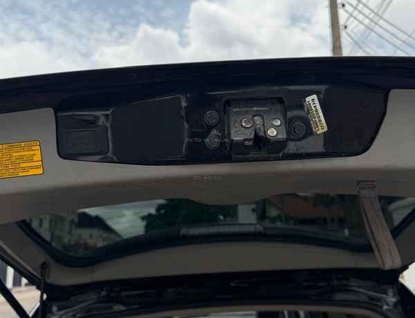FOREIGN USED TOYOTA HIGHLANDER 2010 FOR SALE IN LAGOS