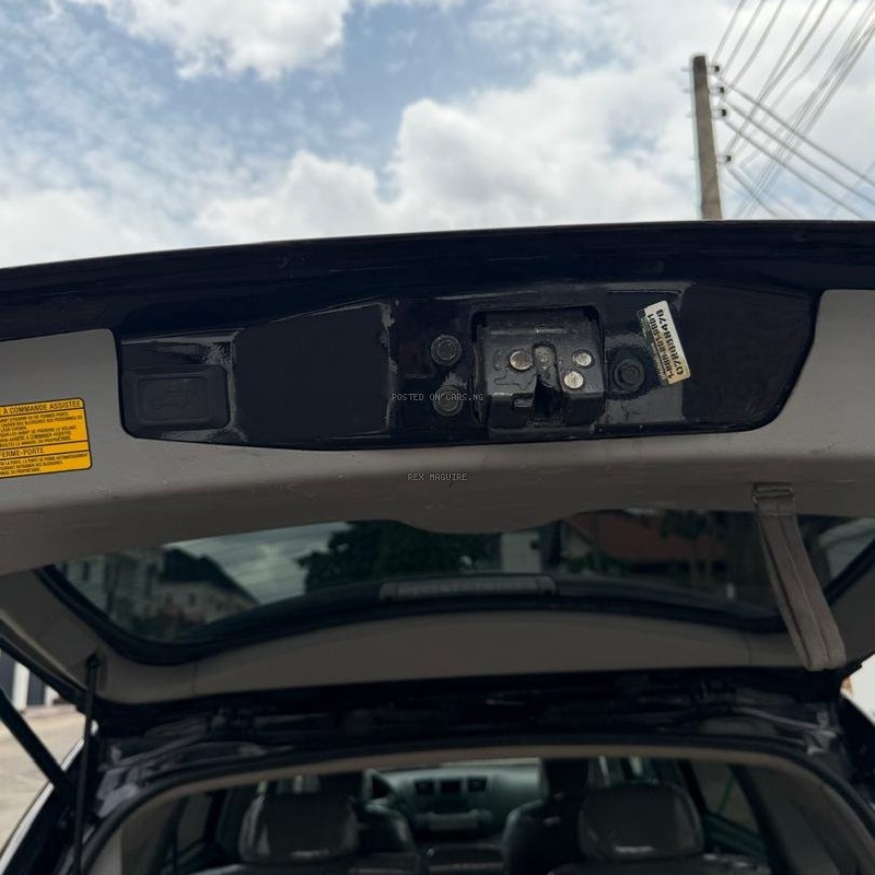 FOREIGN USED TOYOTA HIGHLANDER 2010 FOR SALE IN LAGOS image