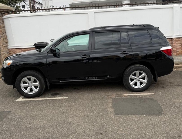 FOREIGN USED TOYOTA HIGHLANDER 2010 FOR SALE IN LAGOS
